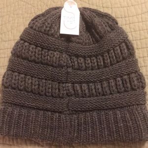 Grey skull cap (womens)